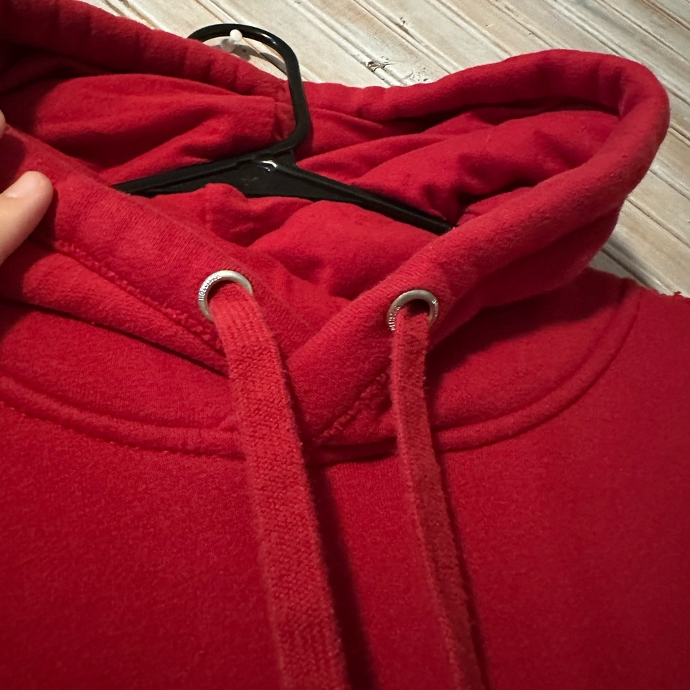 Hollister Classic Red Hoodie for Men - Picture 5 of 8